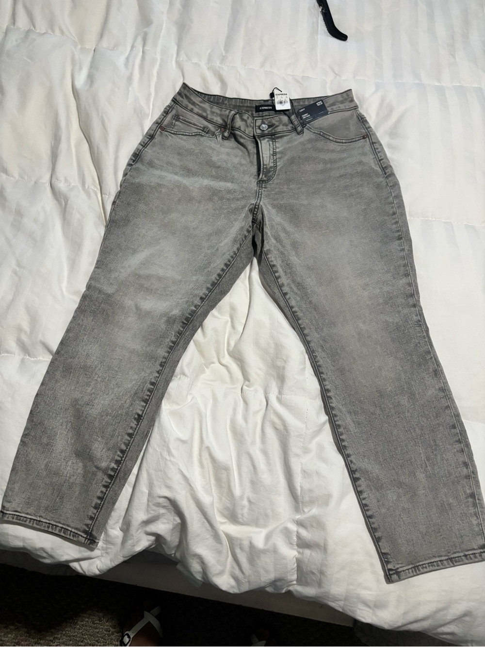 Express Straight Leg Jeans in Faded Gray